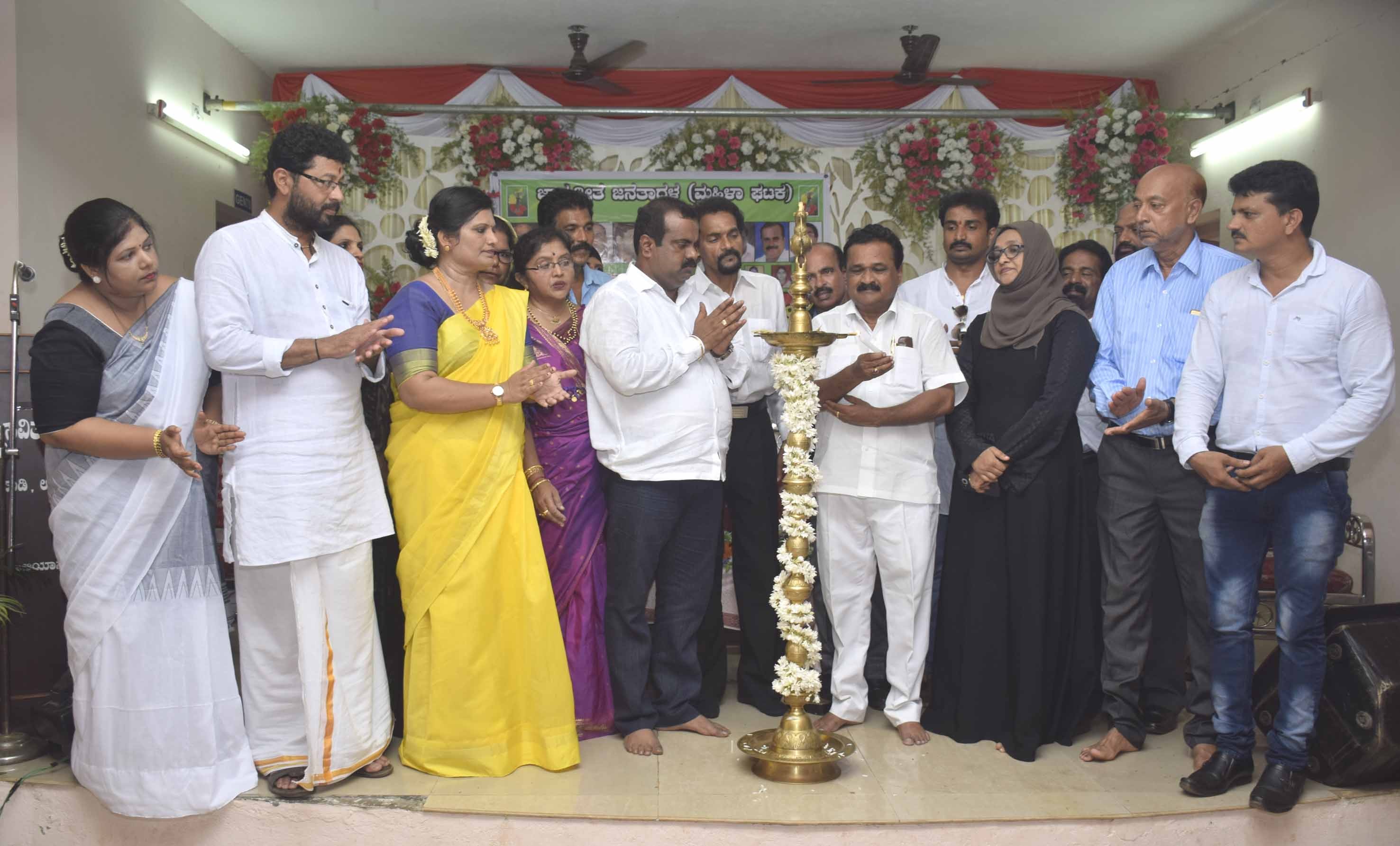 ಮಹಿಳೆಯರಿಗೆ ಸಮಾನ ಸ್ಥಾನಮಾನ ಜೆಡಿಎಸ್ ಮುಂದೆ: ಶ್ರೀಕಂಠ